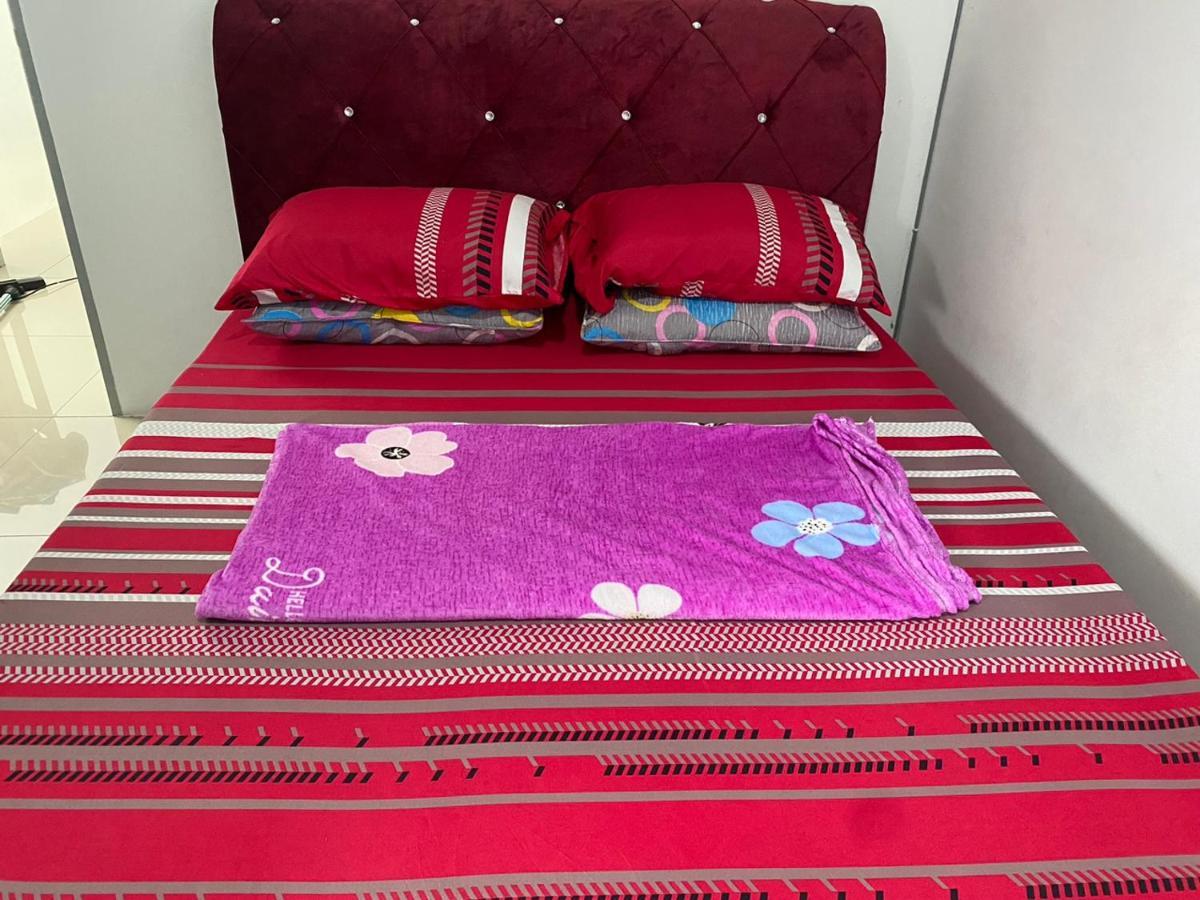 Klia Redza Homestay Kota Warisan Malay Only Sepang Exterior foto